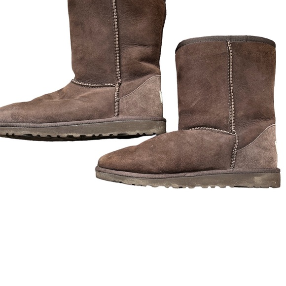 UGG SHORT BROWN BOOTS - Picture 7 of 7